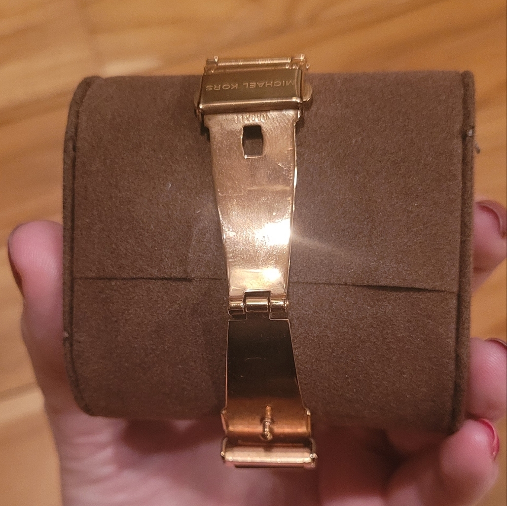 MK black and gold watch - Picture 3 of 5